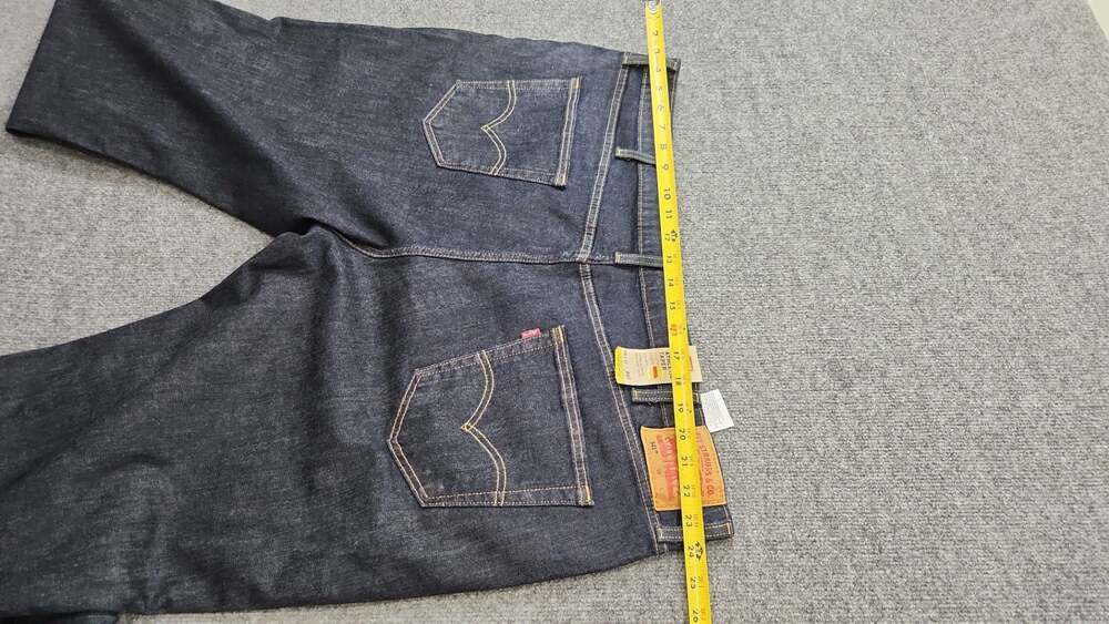 Levi's Men's 541 Athletic Taper Fit Jean Rigid 48W x 32L 045110342 - Picture 5 of 6